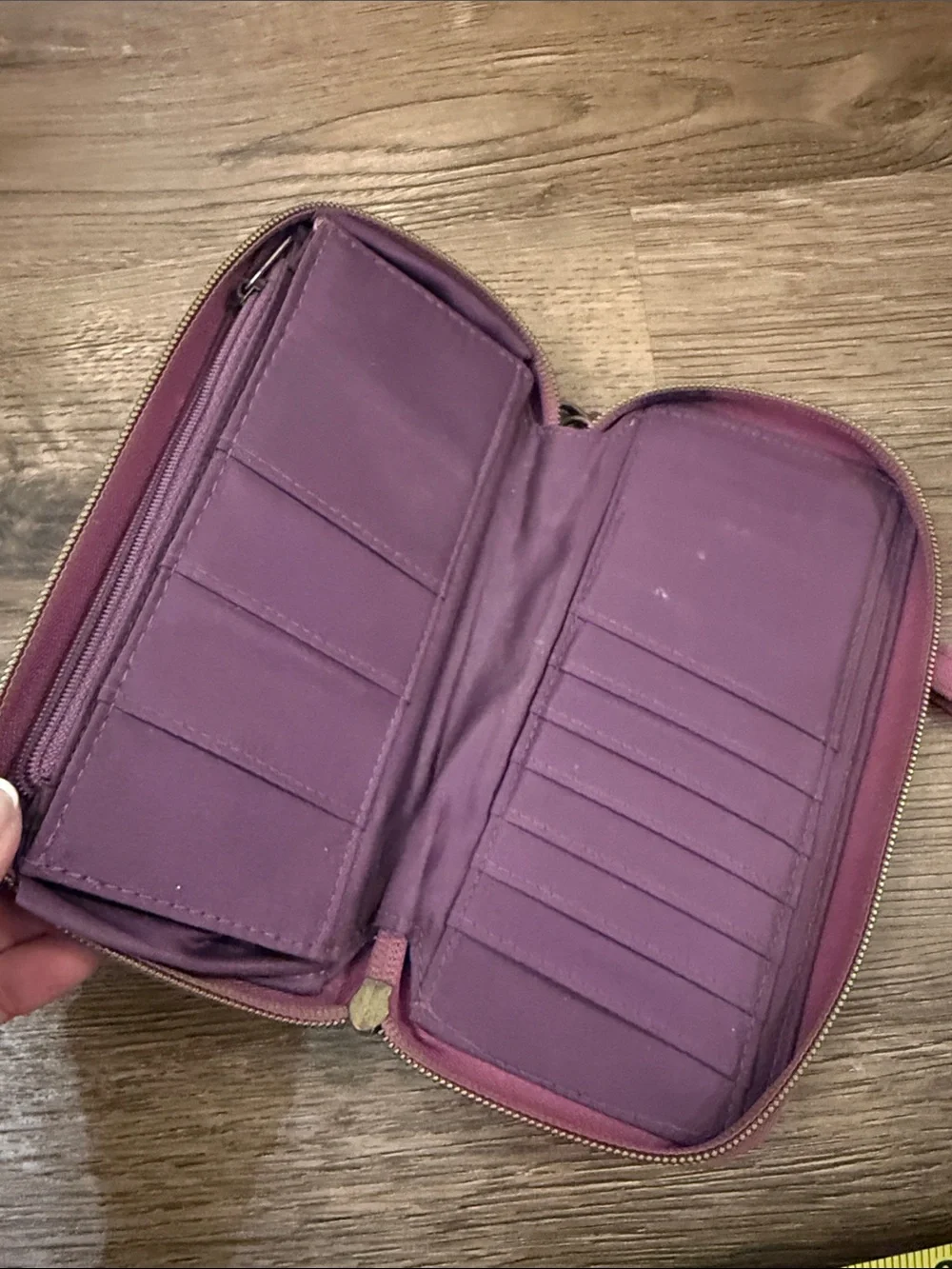 Travelon compact wristlet
